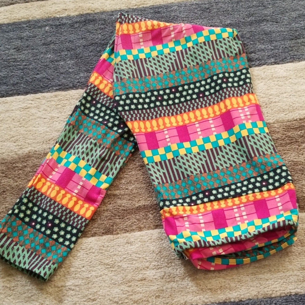 TC LULAROE LEGGINGS with tons of colors